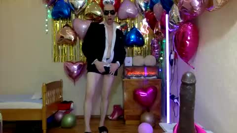 HandsomeAlfie online show from April 25, 9:34 pm