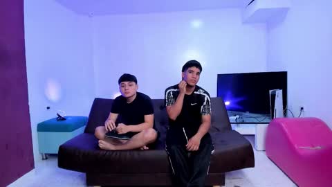 leonardfarrucknick and otis online show from February 28, 12:06 pm