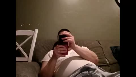 Snapshot of handsomedaddy198924 chatting on February 8, 7:34 am Handsomedaddy198923 online show from February 8, 7:34 am