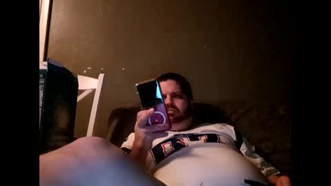 Snapshot of handsomedaddy198924 chatting on February 9, 4:38 am Handsomedaddy198923 online show from February 9, 4:38 am