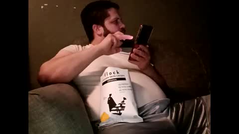 Snapshot of handsomedaddy198924 chatting on February 19, 7:59 am Handsomedaddy198923 online show from February 19, 7:59 am