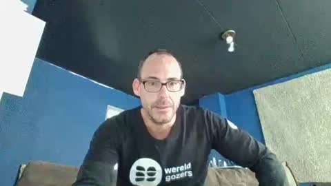 handsomeguy4ever online show from December 1, 11:59 am