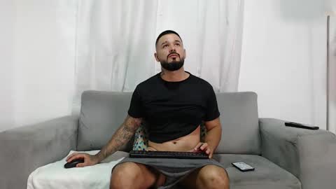 Snapshot of handsomen69 chatting on March 14, 2:17 am Handsomen online show from March 14, 2:17 am