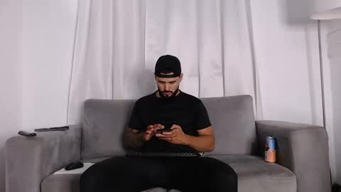 Snapshot of handsomen69 chatting on March 25, 1:00 am Handsomen online show from March 25, 1:00 am