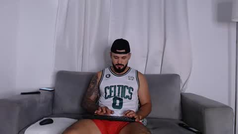 Snapshot of handsomen69 chatting on March 31, 2:46 am Handsomen online show from March 31, 2:46 am