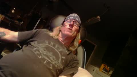 Snapshot of handyman5303 chatting on February 17, 7:04 am Handystudman online show from February 17, 7:04 am