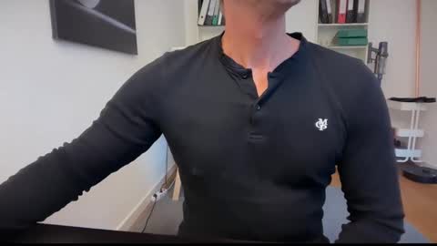 hanky online show from October 15, 12:38 pm