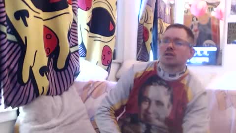 Snapshot of hankrams chatting on December 16, 7:52 pm hank rams online show from December 16, 7:52 pm