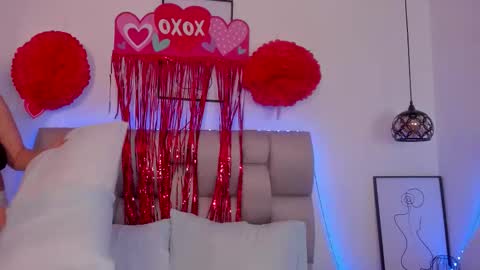 hanna__evans_ online show from February 15, 12:36 pm