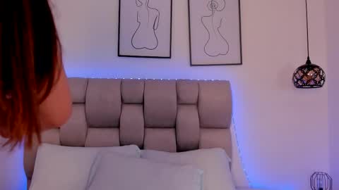 hanna__evans_ online show from February 28, 11:11 am