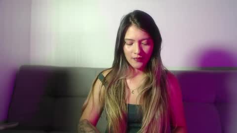 Hanna  online show from April 11, 12:15 am