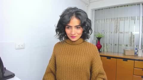 Sara online show from December 1, 7:30 pm