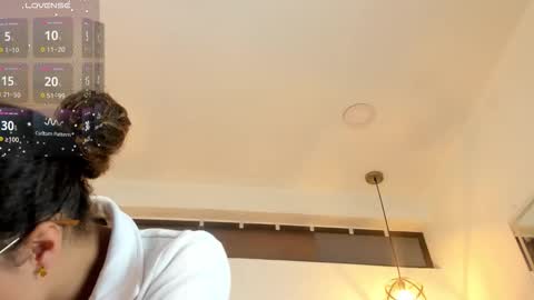 HANNA online show from November 17, 1:39 pm