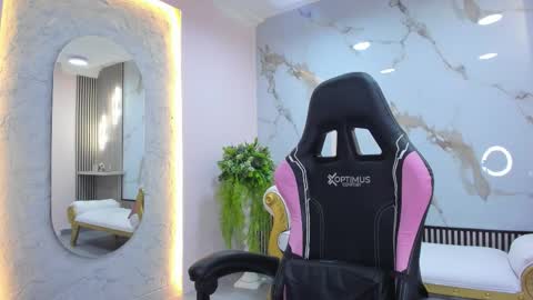 Snapshot of hanna_cutte_ chatting on November 1, 9:06 pm Hanna online show from November 1, 9:06 pm