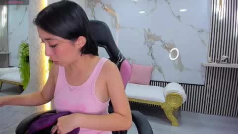 Snapshot of hanna_cutte_ chatting on November 17, 6:24 pm Hanna online show from November 17, 6:24 pm