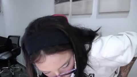 mara online show from March 28, 10:31 pm