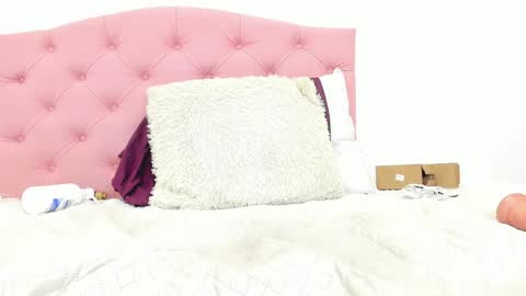 Snapshot of hanna_keller1 chatting on December 11, 11:30 am Welcome Guys Im hannaHoney online show from December 11, 11:30 am