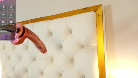     online show from February 25, 12:34 pm