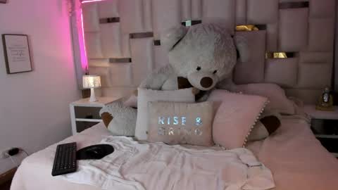 Hanna Klover online show from April 11, 4:39 am