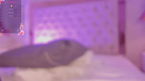 Hanna Lee online show from December 13, 4:27 pm