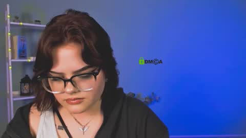 Snapshot of hanna_lips_ chatting on December 18, 8:15 pm hanna_lips_ online show from December 18, 8:15 pm