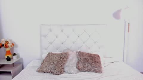 hanna milano online show from December 1, 4:51 pm