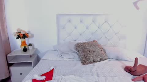 hanna milano online show from December 24, 9:55 pm