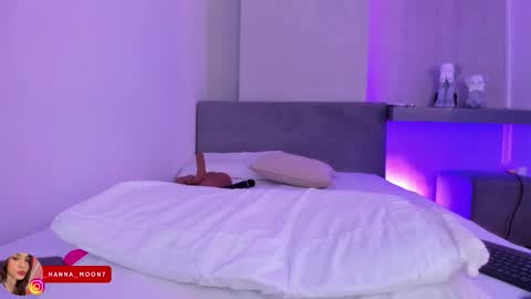 Snapshot of hanna_moonlight_ chatting on December 14, 9:30 pm Hanna online show from December 14, 9:30 pm