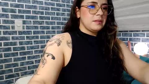 hanna_moons online show from March 30, 2:45 am