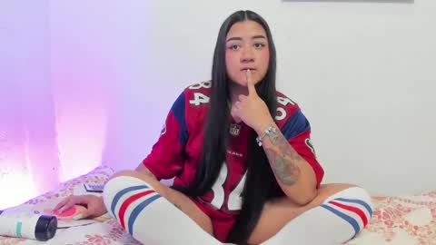 Snapshot of hanna_moore10 chatting on June 2, 10:23 pm Hanna online show from June 2, 10:23 pm