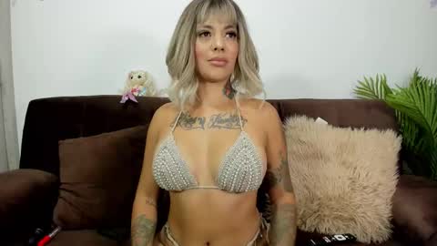 Snapshot of hanna_soto chatting on October 10, 12:59 pm HannSoto online show from October 10, 12:59 pm
