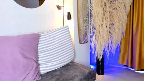 Sara online show from November 15, 4:47 pm