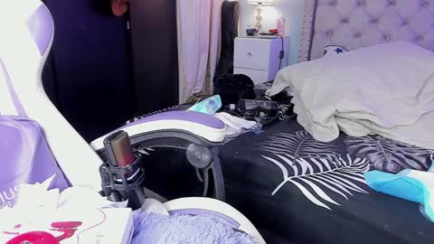 Snapshot of hannachris chatting on January 30, 7:50 am Hanna online show from January 30, 7:50 am