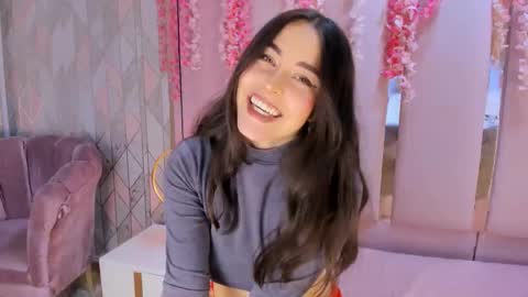 Snapshot of hannacollins_2 chatting on September 20, 3:02 pm hannacollins_2 online show from September 20, 3:02 pm