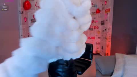  Hanna Connor  online show from February 13, 9:00 pm