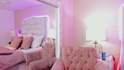 HannaDawsons online show from January 22, 6:42 am