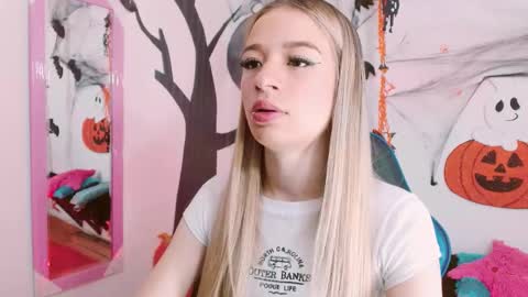 Hannah 027 online show from October 20, 10:49 am