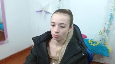 Snapshot of hannah_026 chatting on January 15, 10:09 am Hannah 027 online show from January 15, 10:09 am