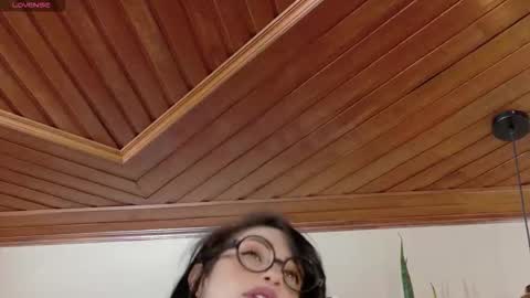 Hannah  online show from November 15, 2:42 am