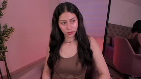 Hannah online show from February 4, 8:28 pm