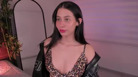 Hannah online show from February 19, 10:09 pm