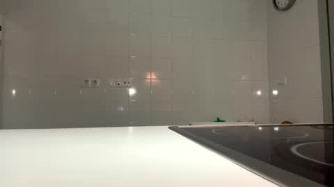 hannah kiim online show from April 4, 5:43 pm