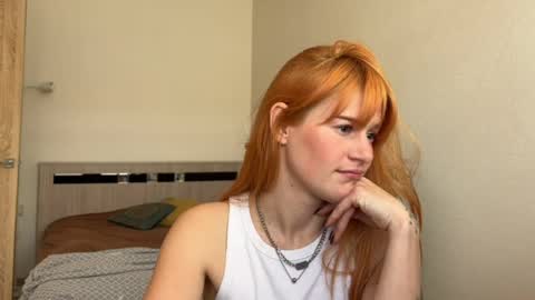 hannah levis  online show from April 27, 8:01 am