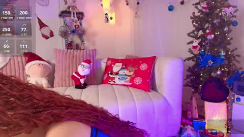 Snapshot of hannah_lovee chatting on December 12, 4:04 am hannah_lovee online show from December 12, 4:04 am