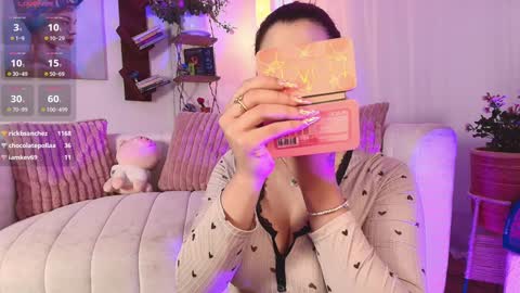 Snapshot of hannah_lovee chatting on February 7, 6:45 am hannah_lovee online show from February 7, 6:45 am