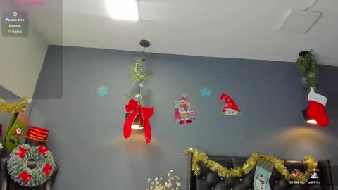 HANNAH MILLER online show from December 23, 11:36 am