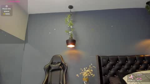 HANNAH MILLER online show from January 15, 11:21 am