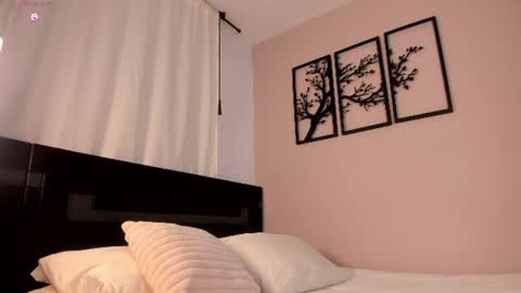 Snapshot of hannah_xoxo_ chatting on June 23, 10:52 pm Hannah online show from June 23, 10:52 pm