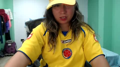 hannahevans2 online show from July 4, 12:39 am