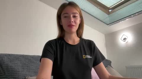 Snapshot of hannahinto chatting on November 19, 4:34 am hannahinto online show from November 19, 4:34 am